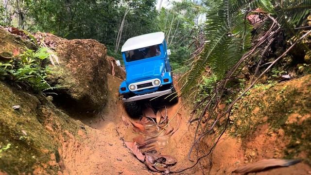 RC FMS Toyota Land Cruiser FJ40 | Offroading Adventure смотреть онлайн