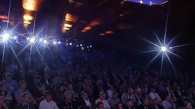 Битрикс24.Идея - Гонконг. Хэдлайнер Максим Батырев смотреть онлайн