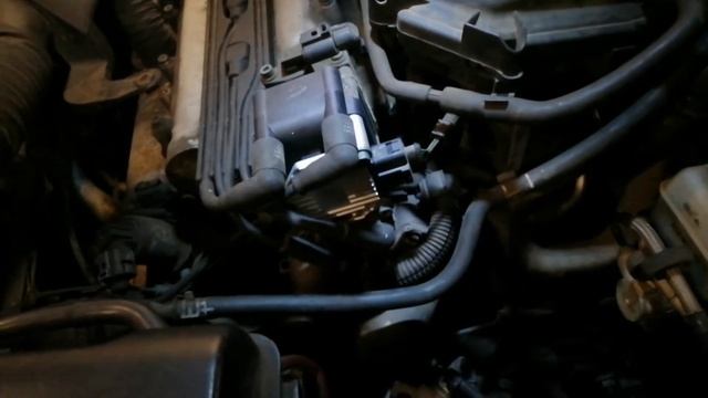 VW Golf 1,4, 2001 г.в. Троит двигатель. Не забываем менять свечи зажигания. смотреть онлайн