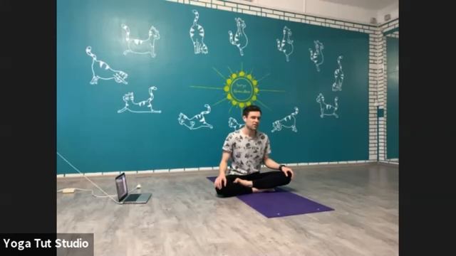 Хатха-йога "Мудрое тело" с Андреем Ключевским смотреть онлайн