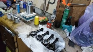Установка пальцев в поршень,установка шатунов нива 2121
