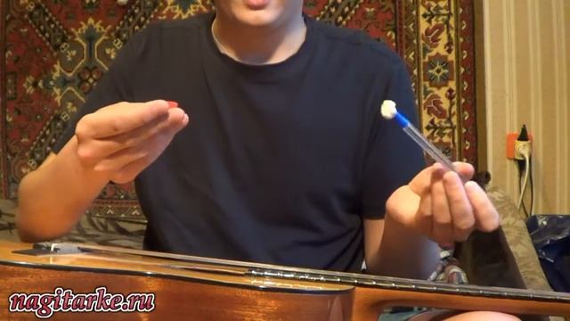 Как быстро вынуть медиатор из гитары смотреть онлайн