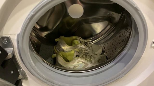 Как стирать кроссовки в стиральной машине Bosch? На каком режиме? смотреть онлайн