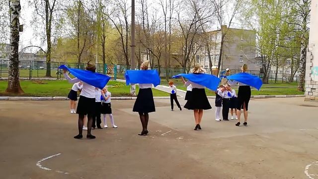 МБДОУ 52 г.Ижевск Флешмоб "Синий платочек" смотреть онлайн