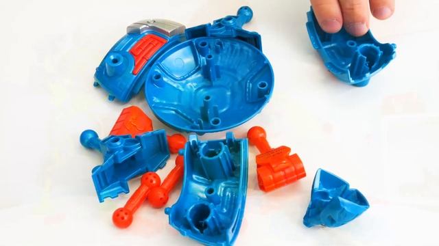 Челлендж - какой робот лучше? Трансформеры Giga Bots соревнуются! Игры для детей и игровые наборы смотреть онлайн