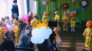 Танец Лучиков и Солнышка Детский сад Младшая группа Простой танец для мальчиков на 8 марта