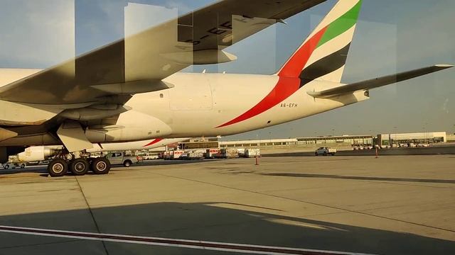 How to go terminal 2 at Dubai airport. смотреть онлайн