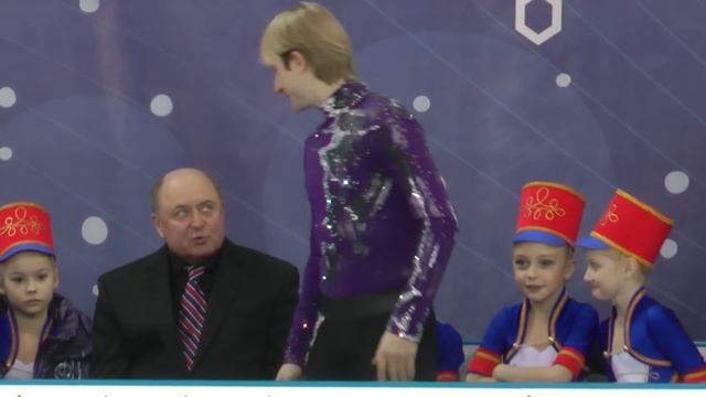 Евгений Плющенко.Выход на показательный номер.ЧР 2012 смотреть онлайн