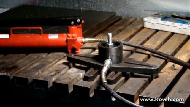 Тест гидросъемника, разрыв стальной шпильки М16 смотреть онлайн
