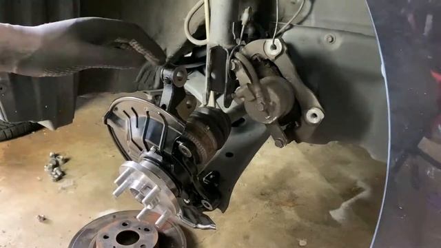 HOW TO INSTALL 2016 TOYOTA COROLLA FRONT DRIVER SIDE WHEEL BEARING & STEERING KNUCKLE ASSEMBLY смотреть онлайн