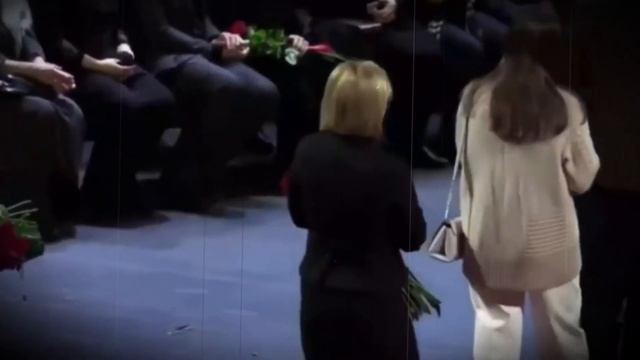 Сегодня Москва Прощается с Народной Артисткой...Тысячи Людей Идут с Цветами смотреть онлайн