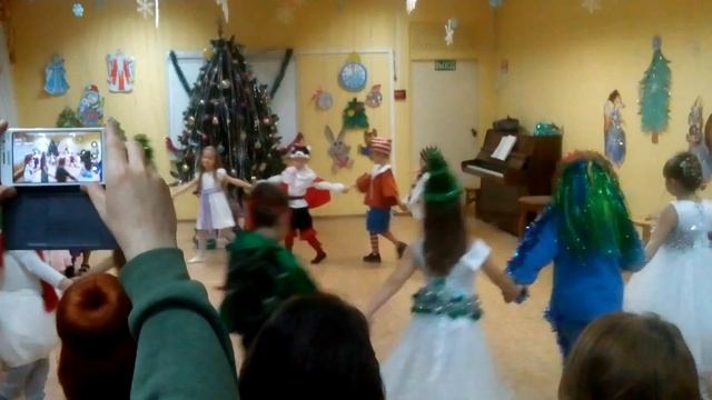 Я в белом платье с голубым дождиком смотреть онлайн