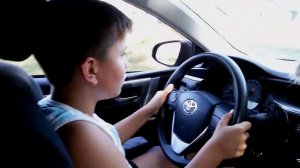 Учусь водить машину TOYOTA Corolla коробка автомат. Первый опыт вождения без помощи папы