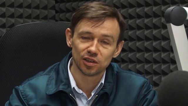 Пять шальных вопросов: Дельфин смотреть онлайн