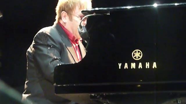 Elton John - Circle Of Life/Can You Feel The Love Tonight Live in Ljubljana 11-11-2011 смотреть онлайн