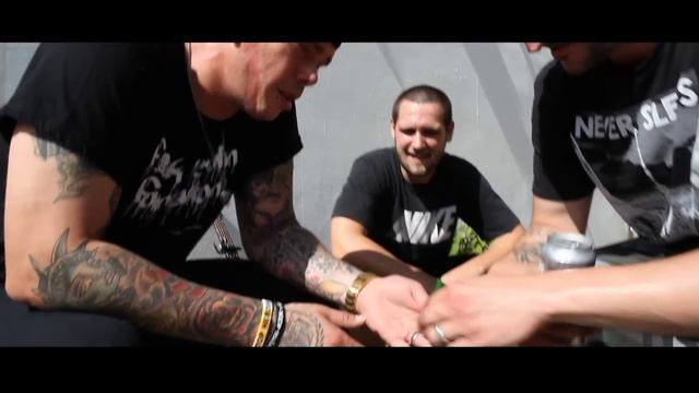 Joe Nester - Shower Me In Love (Official Music Video) смотреть онлайн