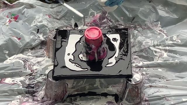Cool Black and Pink Painting Using the Acrylic Flip Cup Pour Method смотреть онлайн
