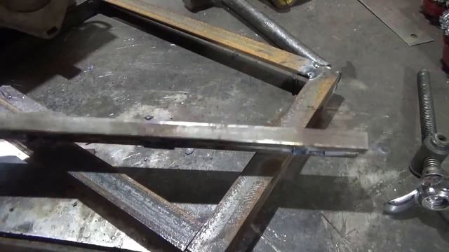 Самодельный станок для чистки труб от ржавчины. Homemade pipe cleaning machine смотреть онлайн