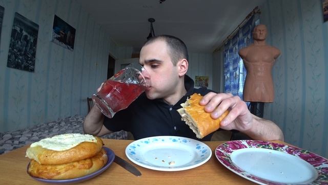 МУКБАНГ АСМР ВЫПЕЧКА КУЛЕБЯКА с ГОРБУШЕЙ / ВАТРУШКИ / ПИЦЦА 