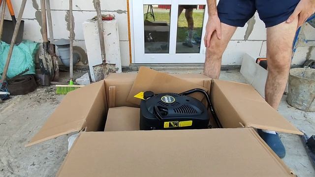 Серия 1. Распаковка и сборка газонокосилки Huter GLM-420LT смотреть онлайн