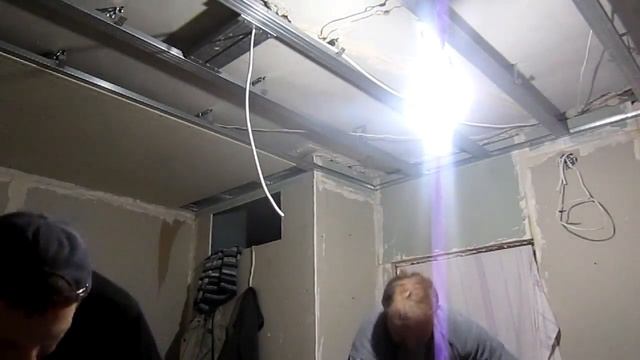 Как выровнять потолок в кухне? смотреть онлайн