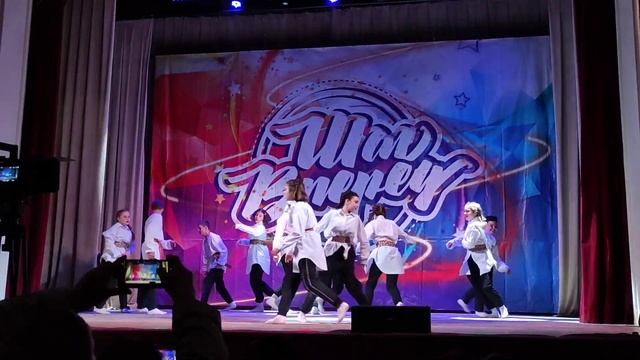 Возле твоей любви. Студия танцев Шаг вперёд хореограф Кристина Юрлова. смотреть онлайн