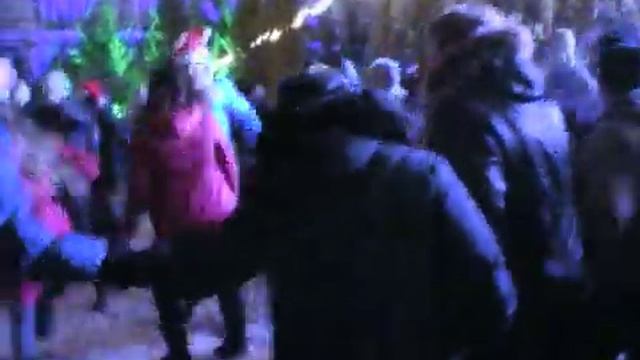 ТАНЦЫ НА ДВОРЦОВОЙ в новогоднюю ночь 2011 смотреть онлайн