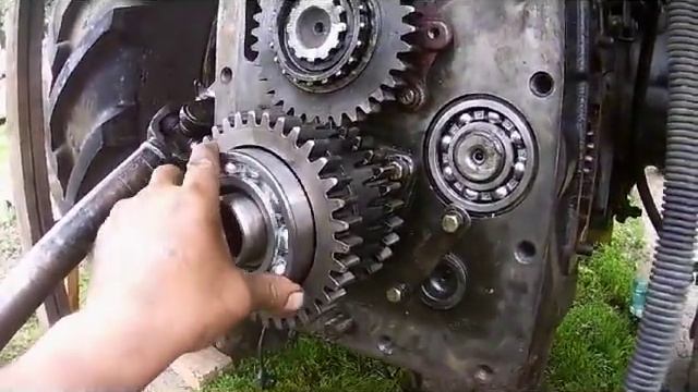 МТЗ-82 грандіозний ремонт:день 4 смотреть онлайн