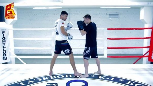 Тайский бокс. Артем Левин. Удар локтем через финт с шагом. Reverse elbow. Artem Levin.