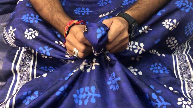 Navy blue color मे Soft Tussar Silk Saree के साथ Batik Print मे @Heerfashion смотреть онлайн