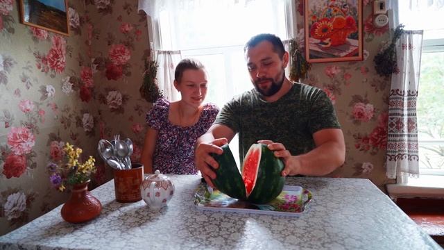 УРАЛЬСКИЕ АРБУЗЫ И ШОКОЛАДНЫЙ ТОРТ смотреть онлайн