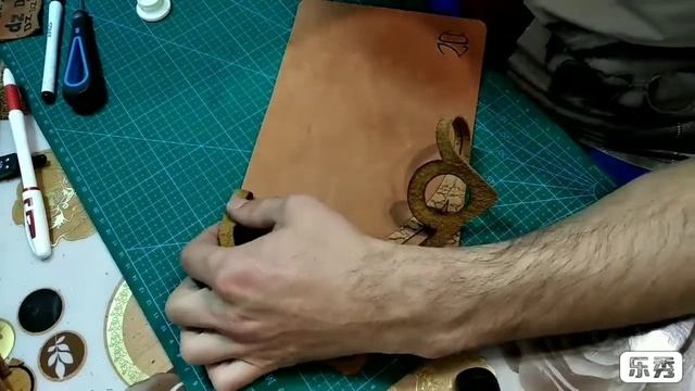 Чехол под паспорт и автодокументы из натуральной кожи ручной работы (создание) #ручнаяработа смотреть онлайн