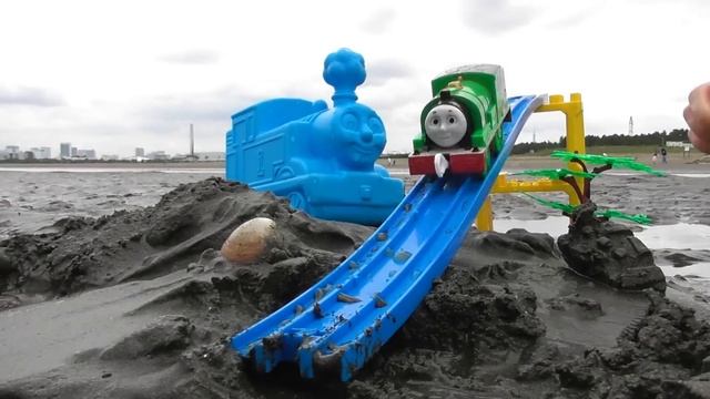 Thomas & Friends Toys Are Under The Tree RiChannel