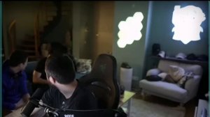 Байра неожиданно прилетел в гости, Лахма в шоке