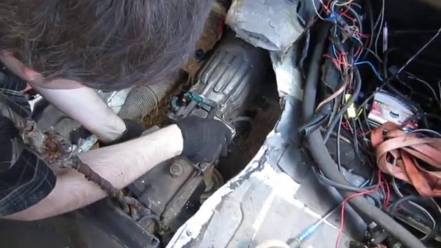 Установка РК BorgWarner|Aisin при помощи подъемного крана смотреть онлайн