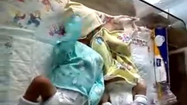 Первая встреча двойняшек смотреть онлайн