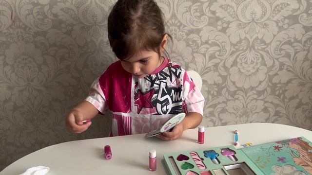 Детская декоративная косметика ? Отличный подарок на любой детский праздник. #vlog #дети #косметика смотреть онлайн