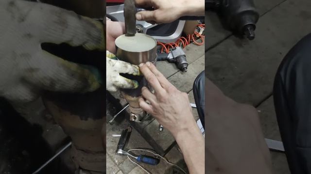 Установка универсального металлического катализатора на Suzuki Grand Vitara смотреть онлайн