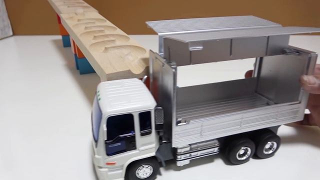 Marble Run Race ☆ HABA Slope, Dump Truck & Garbage Truck # 13 смотреть онлайн