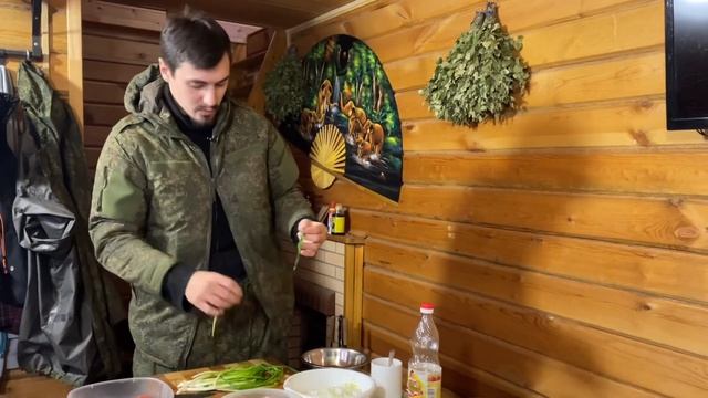 Наваристый суп уха «по-сибирски» готовим в казане из щуки и карасей смотреть онлайн