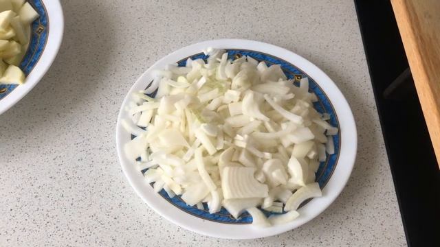 Овощное рагу с мясом / Vegetable stew with meat смотреть онлайн