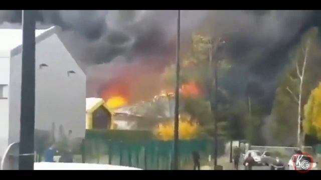 Крупный пожар в городе Гавр, Франция 24.10.2020 | | Incendie majeur dans la ville du Havre. смотреть онлайн