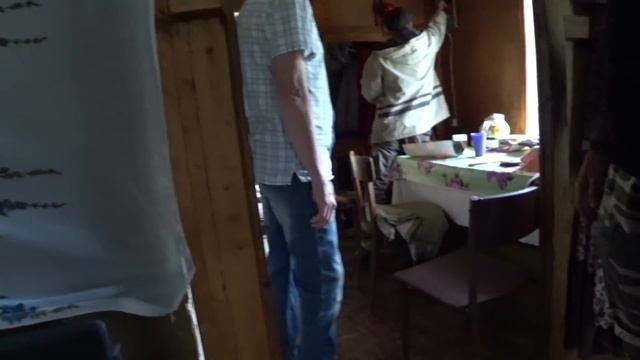ОТДАТЬ ДОЛГИ ПРИСТАВАМ И ПЕРЕЕХАТЬ В ДЕРЕВНЮ смотреть онлайн