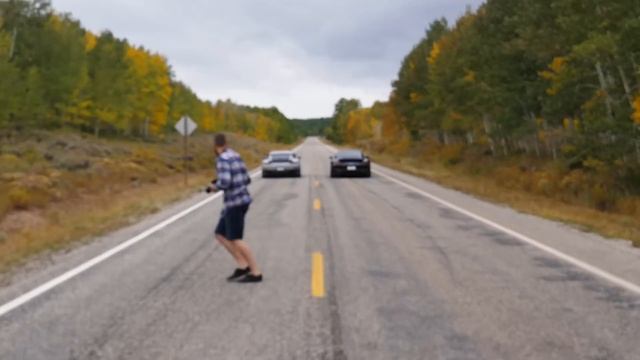 Porsche GT2RS VS Porsche 911 Turbo смотреть онлайн