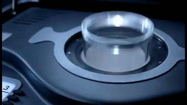 Desmond Llewelyn's 007 Heineken commercial (1999) смотреть онлайн