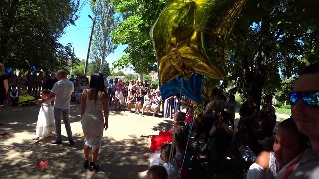 Как проходят детские праздники в Украине / Выпускной в детском садике Буратино смотреть онлайн