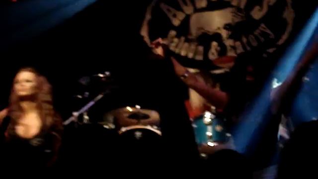 VINCE NEIL GIRLS,GIRLS,GIRLS LIBERTYVILLE,IL MARCH 07 FUEL ROOM смотреть онлайн