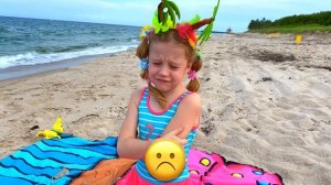 Настя и папа собираются в путешествие на летние каникулы