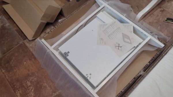 The round INGATORP extendable table from IKEA - easy guide with Step-By-Step Assembly Instructions.