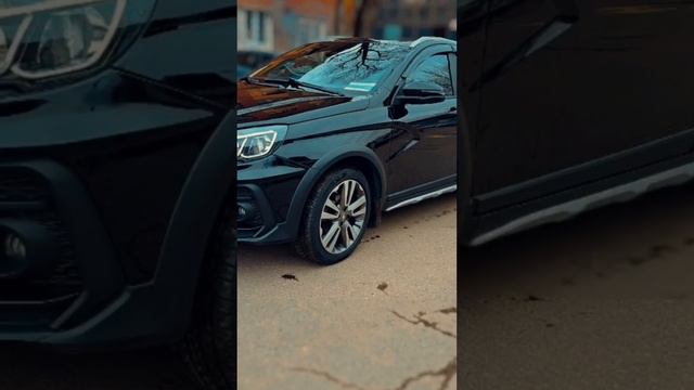Автомобиль класса "Универсал" Lada Vesta SW Cross смотреть онлайн